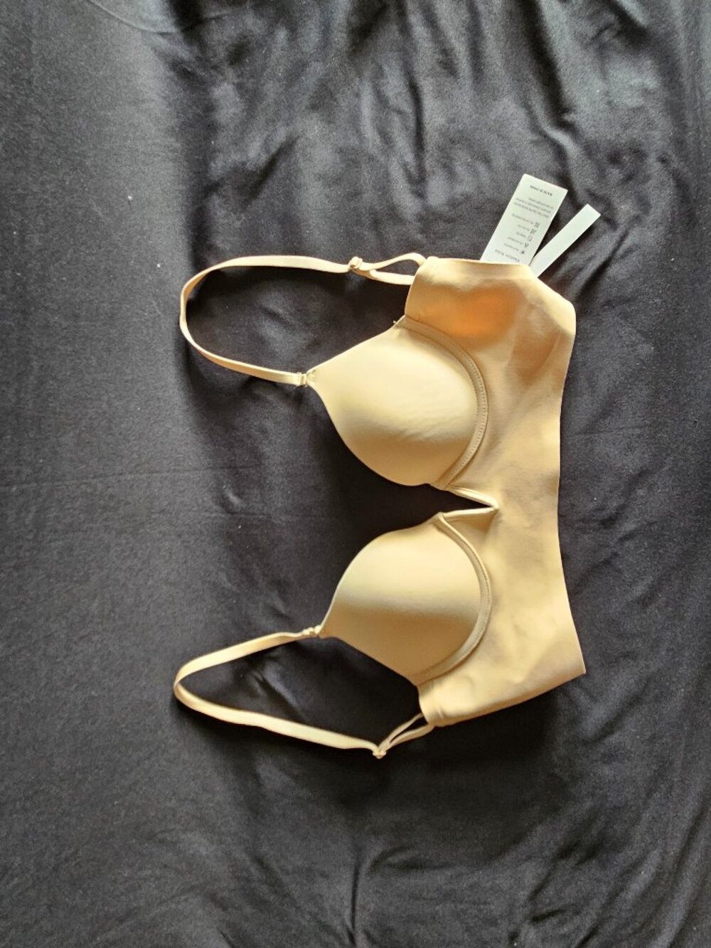 Low back lightly lined plunge bra